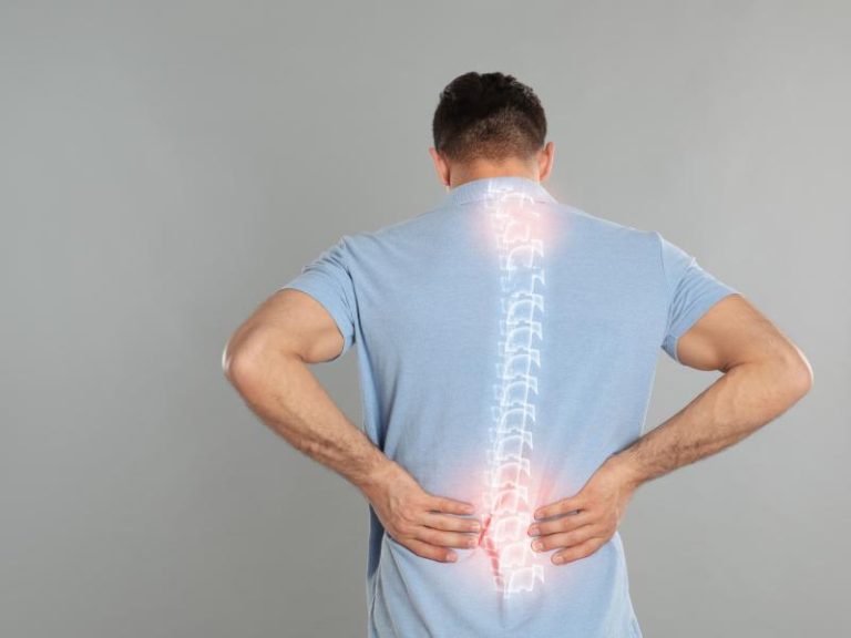 5 Consejos para el cuidado de la espalda al levantar objetos pesados